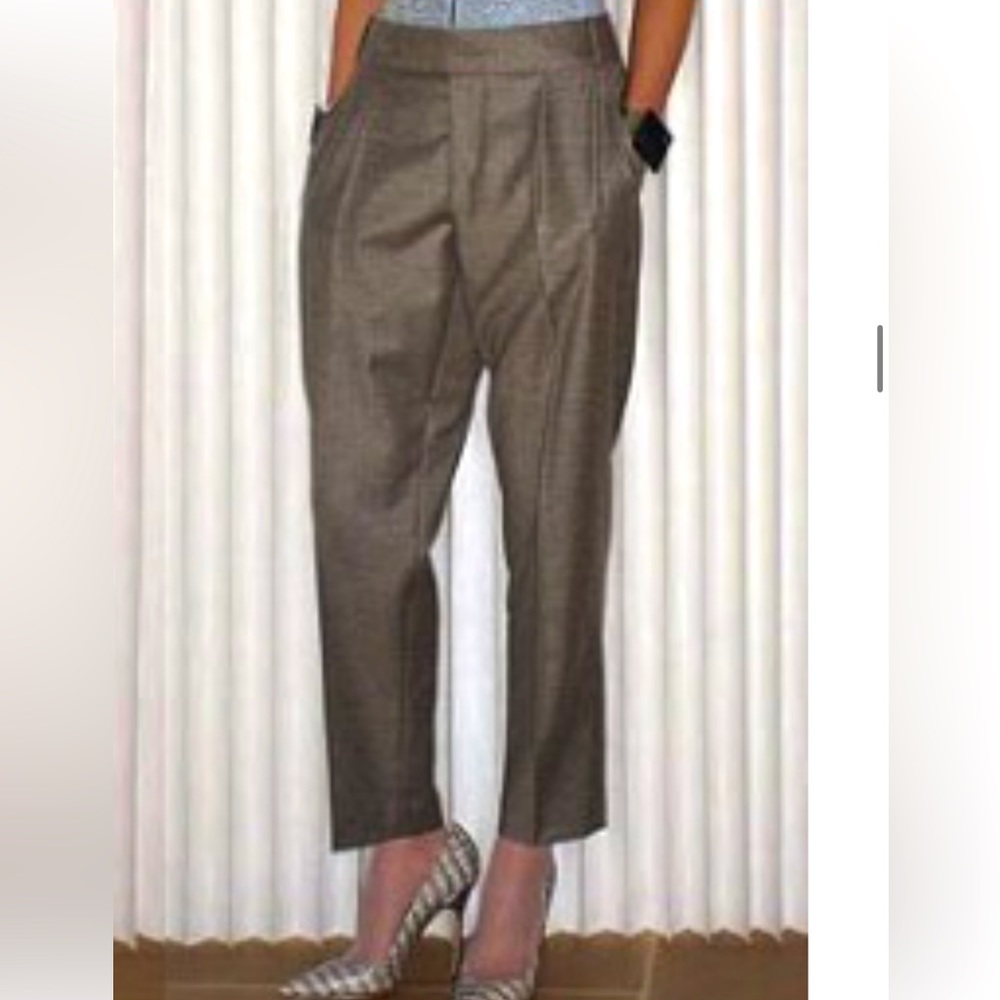 Elegant & Chic Gray Wool Cropped trousers Menswear style